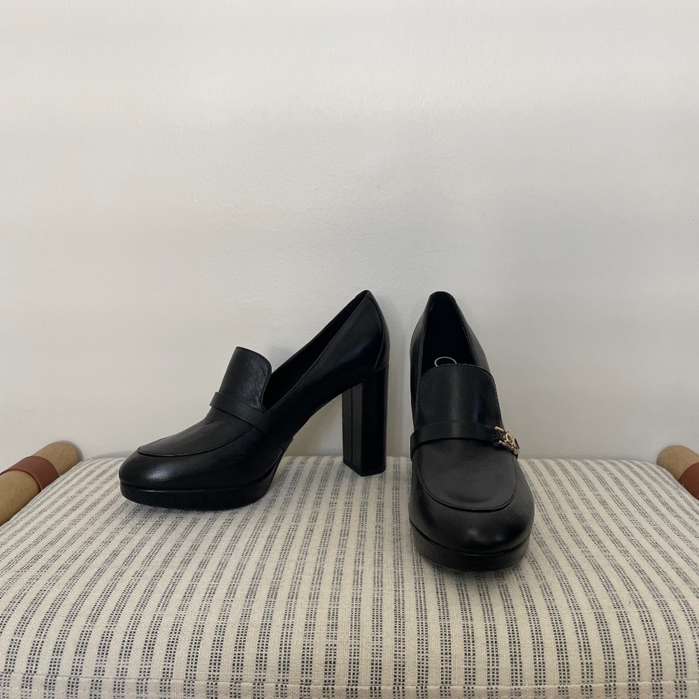 NEW Calvin Klein Black Pumps